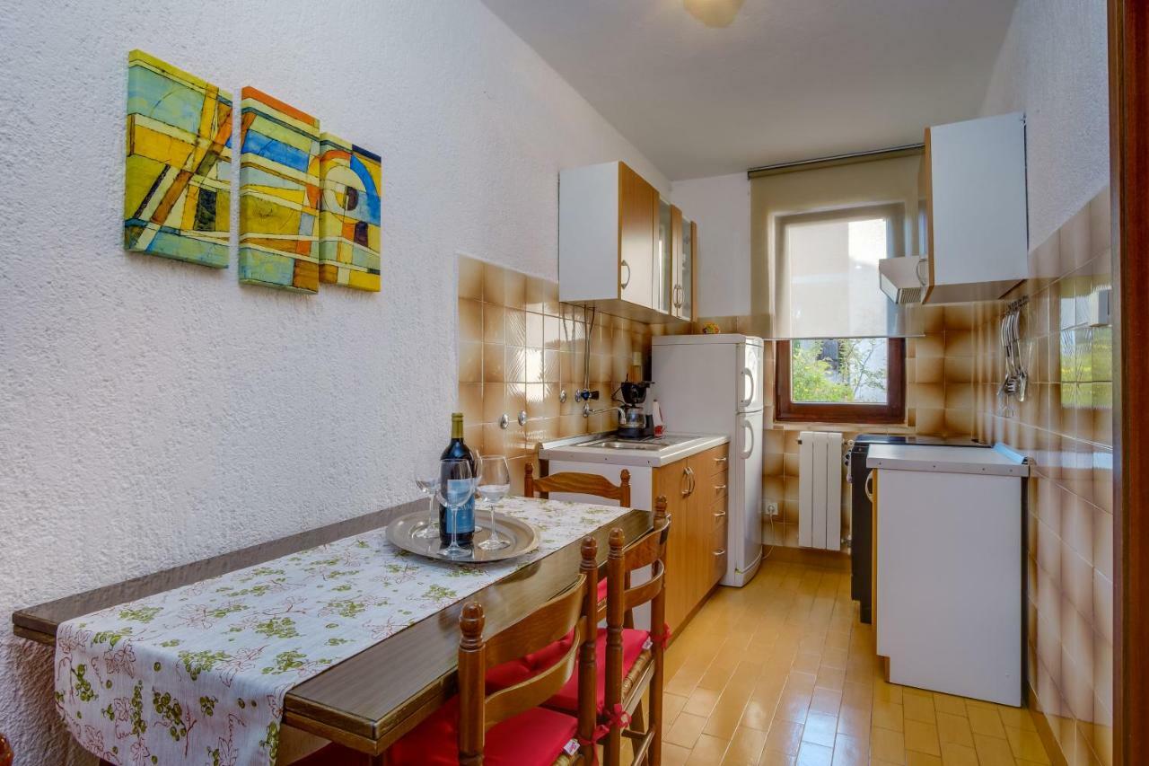Apartmani Maris มาลีโลชินจ์ ภายนอก รูปภาพ
