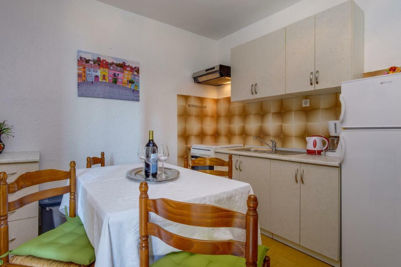 Apartmani Maris มาลีโลชินจ์ ภายนอก รูปภาพ