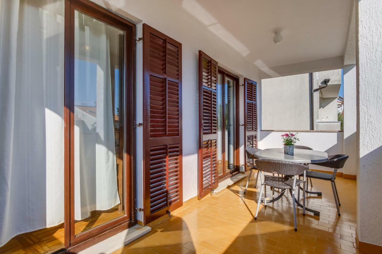 Apartmani Maris มาลีโลชินจ์ ภายนอก รูปภาพ
