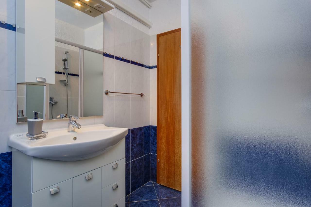 Apartmani Maris มาลีโลชินจ์ ภายนอก รูปภาพ