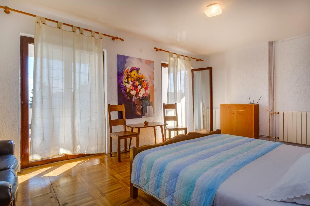 Apartmani Maris มาลีโลชินจ์ ภายนอก รูปภาพ